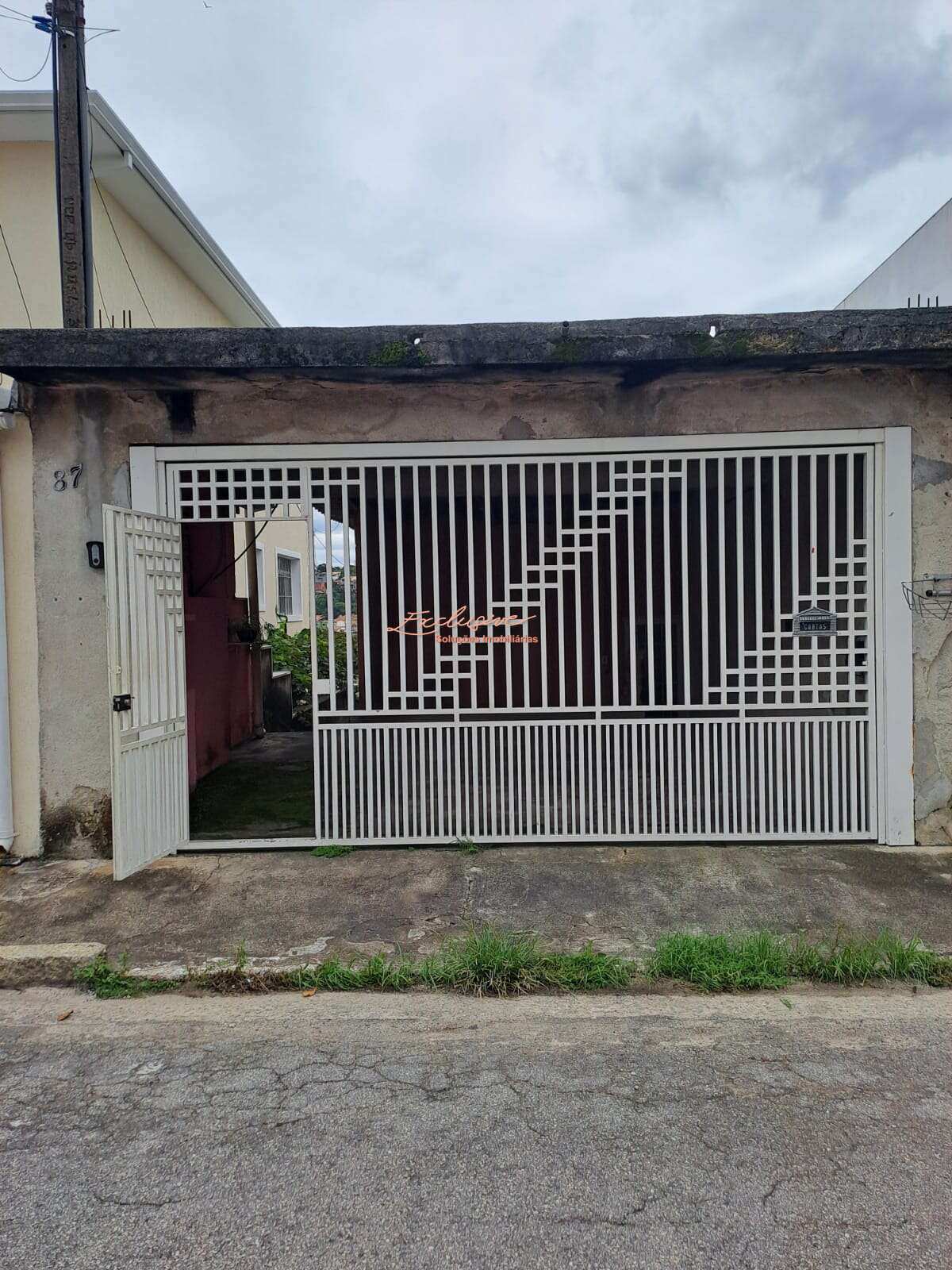 Casa no centro de Poá