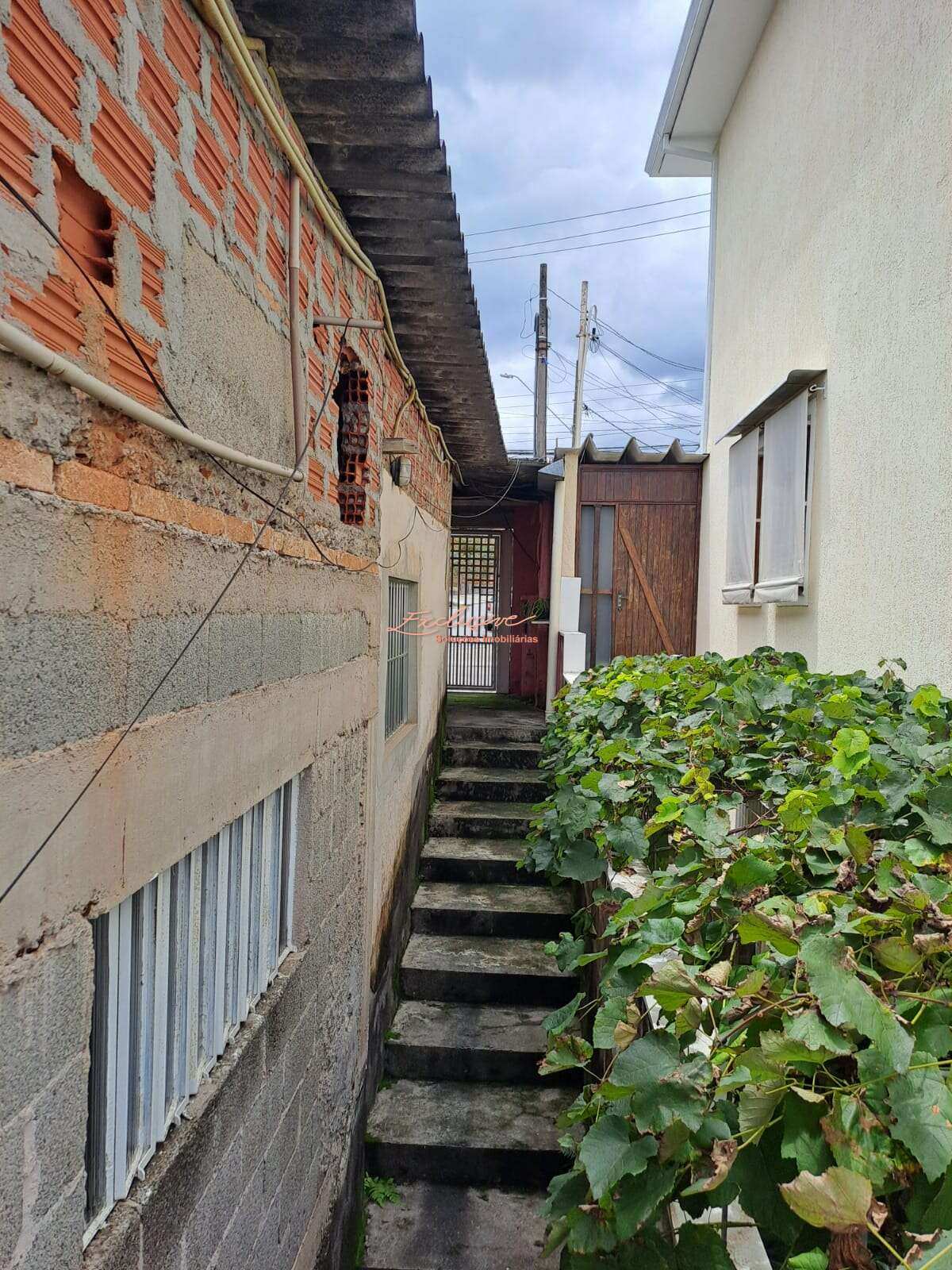 Casa no centro de Poá - Cristina Cavalcanti