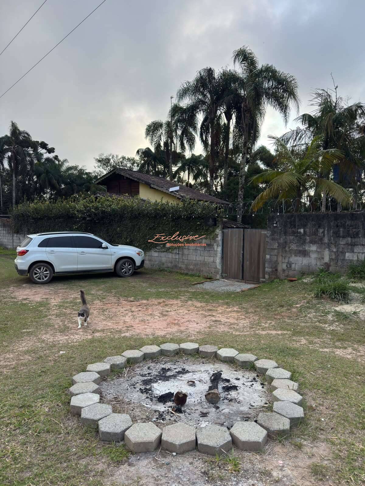 CHALÉ DE MADEIRA COM PISCINA AQUECIDA – 1.400 M²