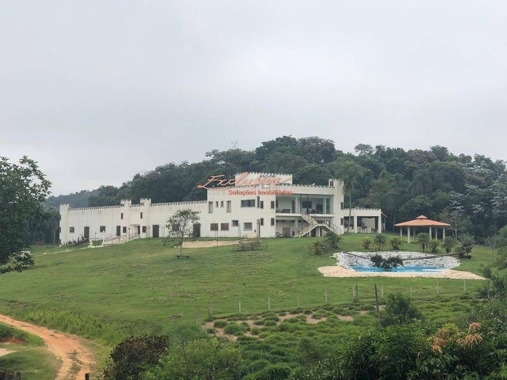 Lindo castelo em Estrada da Moralogia - Mogi das Cruzes