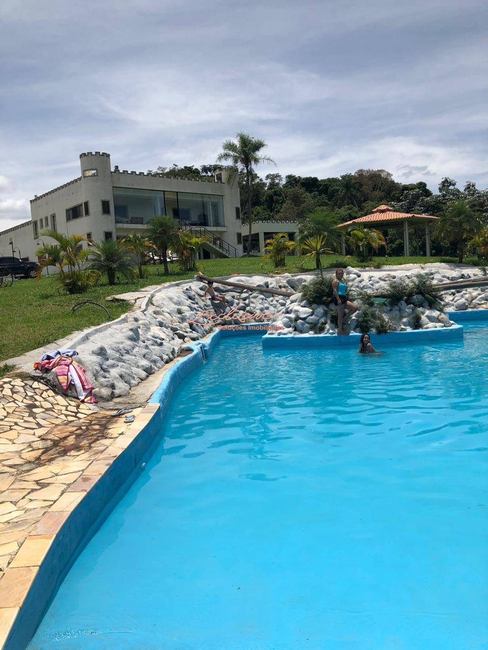 Lindo castelo em Estrada da Moralogia - Mogi das Cruzes - Cristina Cavalcanti