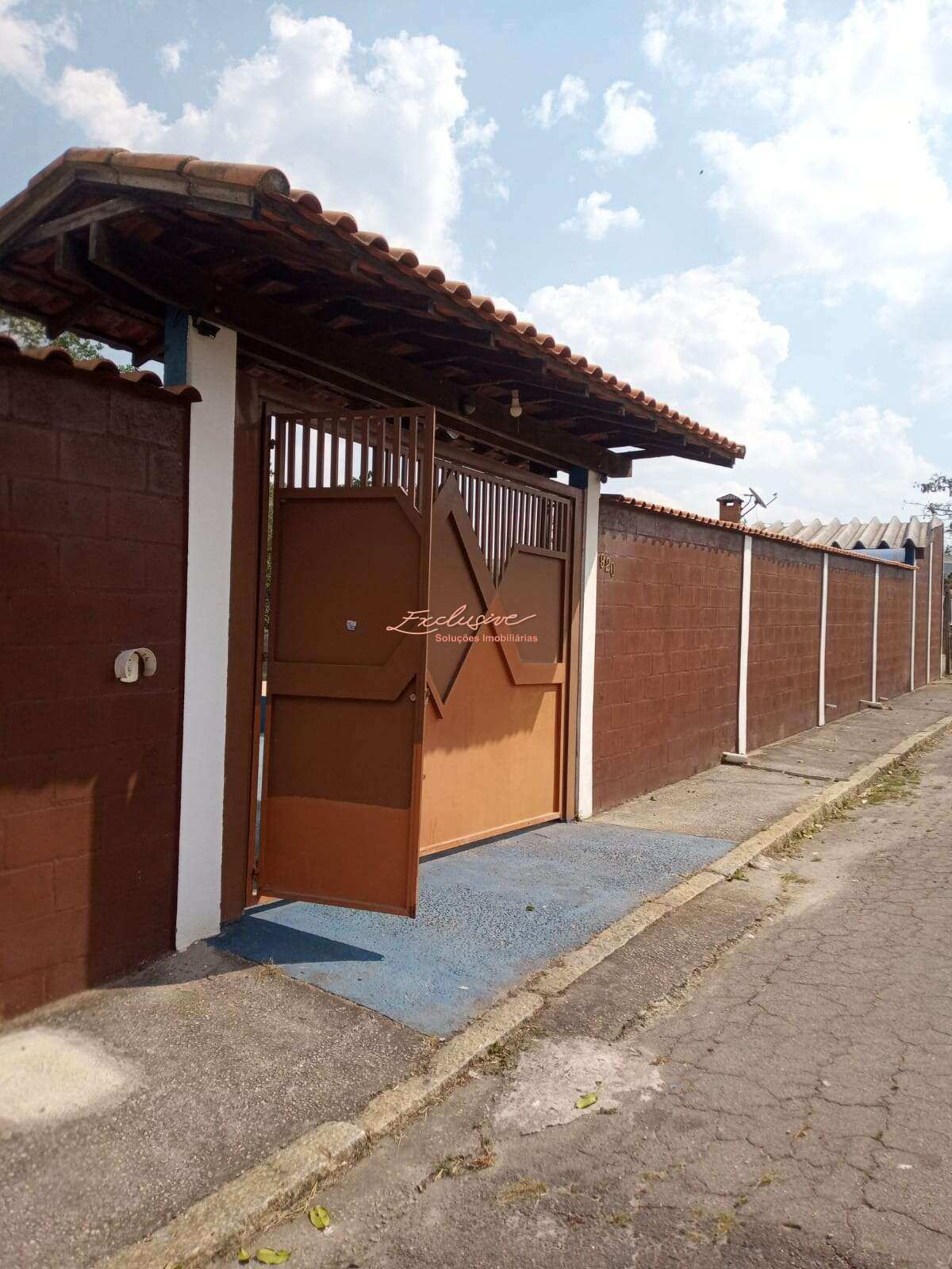 Chácara à Venda – 2.141m² - piscina - pomar - prox ao centro de Suzano